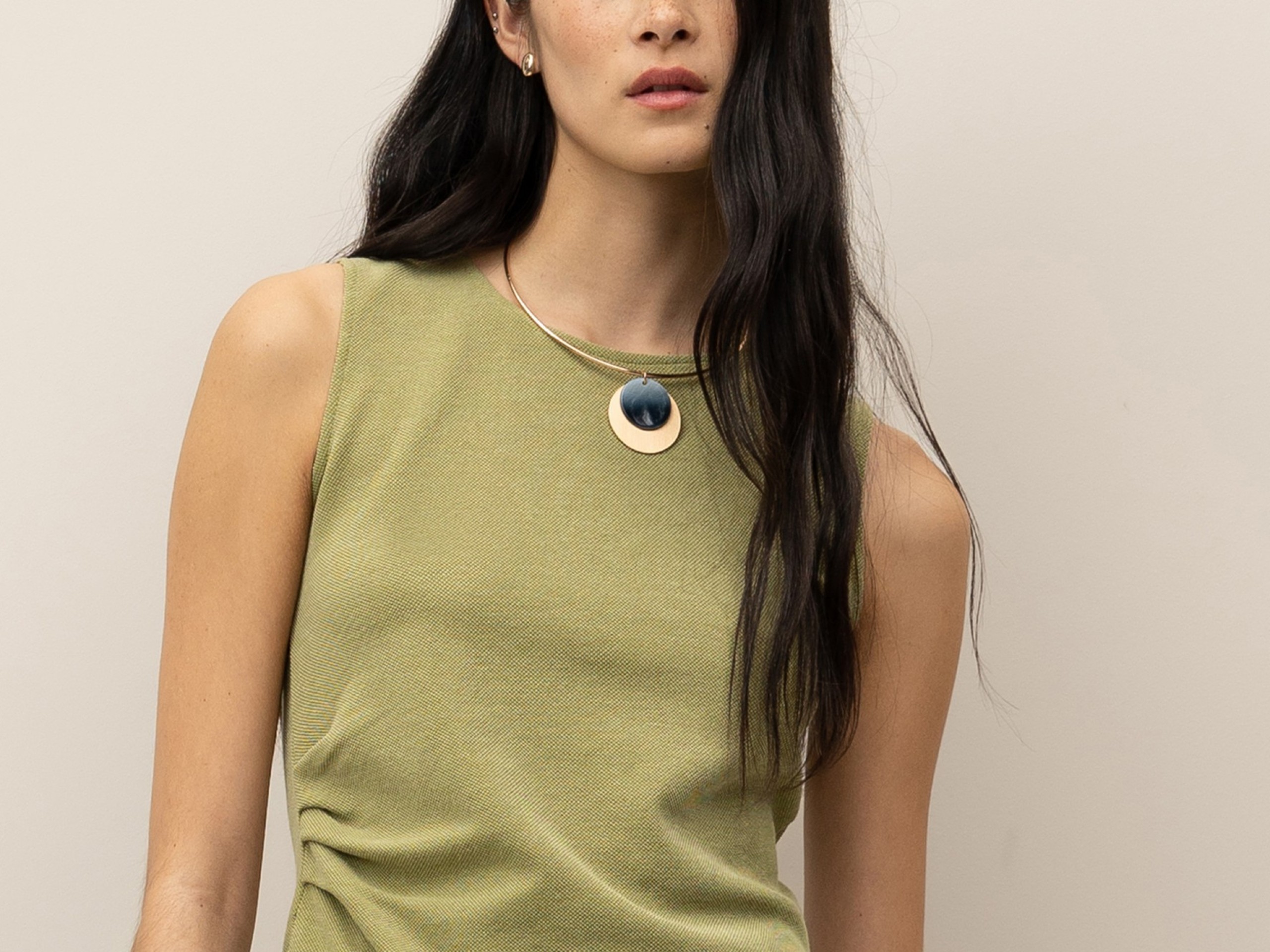 Collar Rgido con Madreperla